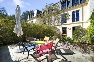 Maison &agrave; vendre &agrave; VERSAILLES  - 6 pi&egrave;ces - 164 m&sup2; 