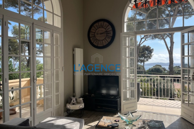 Appartement &agrave; vendre &agrave; HYÈRES  - 3 pi&egrave;ces - 84 m&sup2; 