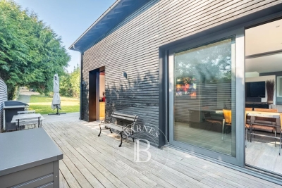 Maison &agrave; vendre &agrave; LA CELLE ST CLOUD  - 9 pi&egrave;ces - 177 m&sup2; 