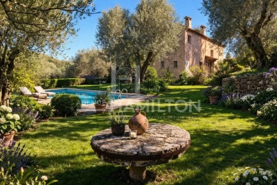 Maison &agrave; vendre &agrave; LE ROURET  - 4 pi&egrave;ces - 180 m&sup2; 