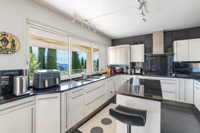 Maison &agrave; vendre &agrave; MOUGINS  - 6 pi&egrave;ces - 268 m&sup2; 