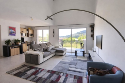 Appartement &agrave; vendre &agrave; LA ROQUETTE-SUR-SIAGNE  - 4 pi&egrave;ces - 118 m&sup2; 