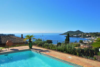 Maison &agrave; vendre &agrave; immobilier AGAY  - 7 pi&egrave;ces - 224 m&sup2; 