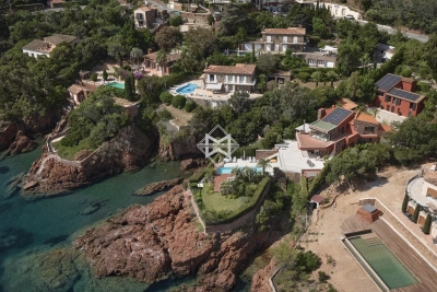 Maison &agrave; vendre &agrave; THÉOULE-SUR-MER  - 12 pi&egrave;ces - 417 m&sup2; 