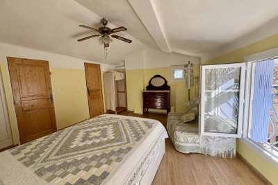 Appartement &agrave; vendre &agrave; COTIGNAC  - 4 pi&egrave;ces - 120 m&sup2; 