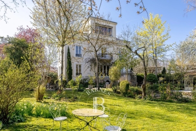 Maison &agrave; vendre &agrave; VILLE D'AVRAY  - 12 pi&egrave;ces - 490 m&sup2; 