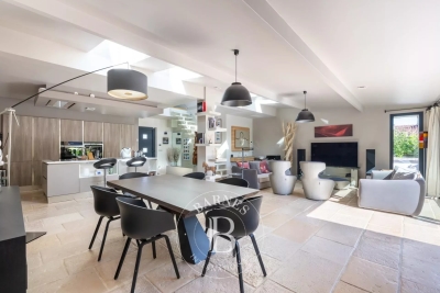 Maison &agrave; vendre &agrave; LE CHESNAY  - 9 pi&egrave;ces - 213 m&sup2; 