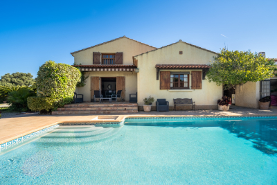 Maison &agrave; vendre &agrave; SIX-FOURS-LES-PLAGES  - 8 pi&egrave;ces - 220 m&sup2; 