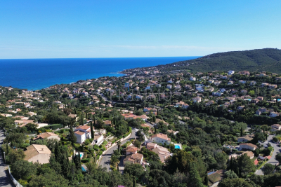 Maison &agrave; vendre &agrave; ROQUEBRUNE-SUR-ARGENS  - 5 pi&egrave;ces - 147 m&sup2; 