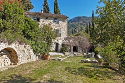 Maison &agrave; vendre &agrave; GRASSE  - 6 pi&egrave;ces - 154 m&sup2; 