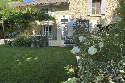 Maison &agrave; vendre &agrave; NOVES  - 9 pi&egrave;ces - 194 m&sup2; 