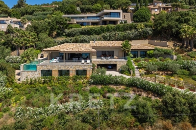 Maison &agrave; vendre villa piscine terres 