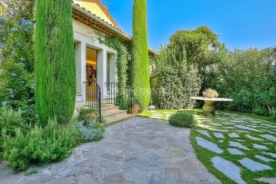 Maison &agrave; vendre &agrave; MOUGINS  - 6 pi&egrave;ces - 162 m&sup2; 