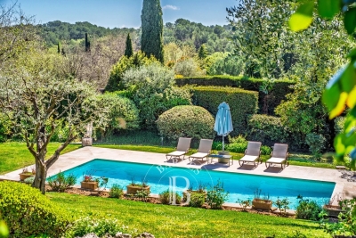 Maison &agrave; vendre &agrave; OPIO  - 11 pi&egrave;ces - 4465 m&sup2; 