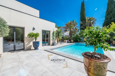 Maison &agrave; vendre &agrave; CASTELNAU-LE-LEZ  - 6 pi&egrave;ces - 200 m&sup2; 