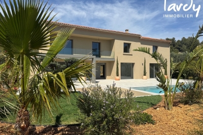Maison &agrave; vendre &agrave; LA CADIÈRE-D'AZUR  - 6 pi&egrave;ces - 250 m&sup2; 