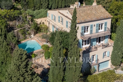 Maison &agrave; vendre &agrave; GRIMAUD Centre Ville - 6 pi&egrave;ces - 252 m&sup2; 
