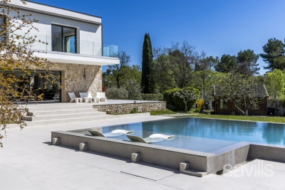 Maison &agrave; vendre &agrave; VALBONNE  - 9 pi&egrave;ces - 334 m&sup2; 