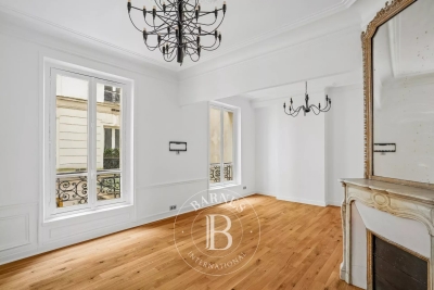 Appartement &agrave; vendre &agrave; PARIS 7EME  - 3 pi&egrave;ces - 56 m&sup2; 