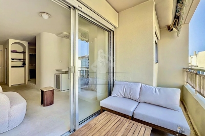 Appartement &agrave; vendre ascenseur terrasse parking cannes bocca 