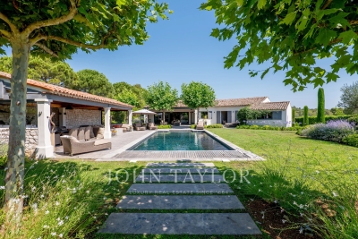 Maison &agrave; vendre &agrave; MOUGINS  - 9 pi&egrave;ces - 339 m&sup2; 