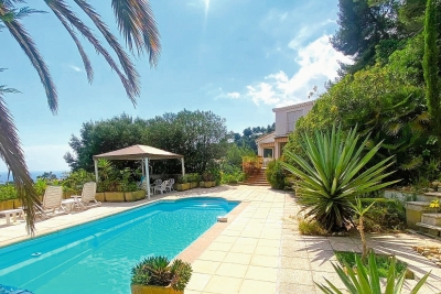 Appartement &agrave; vendre &agrave; Roquebrune-Cap-Martin  - 4 pi&egrave;ces 120 m&sup2; 