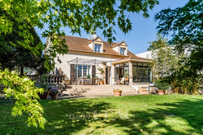 Maison &agrave; vendre &agrave; LOUVECIENNES  - 6 pi&egrave;ces - 269 m&sup2; 