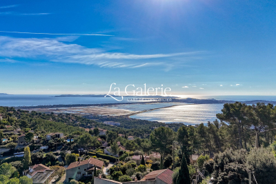 Maison &agrave; vendre &agrave; HYÈRES  - 3 pi&egrave;ces - 112 m&sup2; 