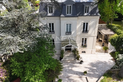 Maison &agrave; vendre &agrave; MONTMORENCY  - 11 pi&egrave;ces - 320 m&sup2; 