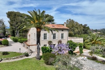 Maison &agrave; vendre &agrave; MOUGINS  - 7 pi&egrave;ces - 277 m&sup2; 