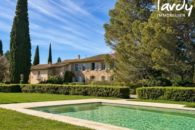 Maison &agrave; vendre &agrave; Aix-en-Provence  - 10 pi&egrave;ces 400 m&sup2; 