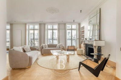 Appartement &agrave; vendre &agrave; immobilier PARIS 7EME  - 5 pi&egrave;ces - 182 m&sup2; 
