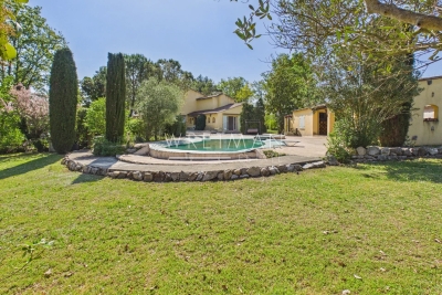 Maison &agrave; vendre &agrave; CALLIAN  - 5 pi&egrave;ces - 200 m&sup2; 