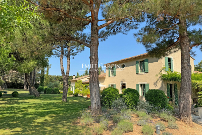 Maison &agrave; vendre jardins plantes 