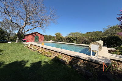 Maison &agrave; vendre &agrave; DRAGUIGNAN  - 7 pi&egrave;ces - 445 m&sup2; 