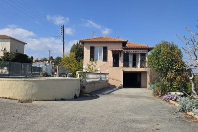 Maison &agrave; louer &agrave; NICE  - 3 pi&egrave;ces - 80 m&sup2; 