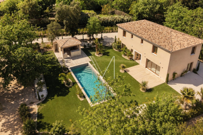 Maison &agrave; vendre &agrave; LE PLAN-DE-LA-TOUR  - 7 pi&egrave;ces - 190 m&sup2; 