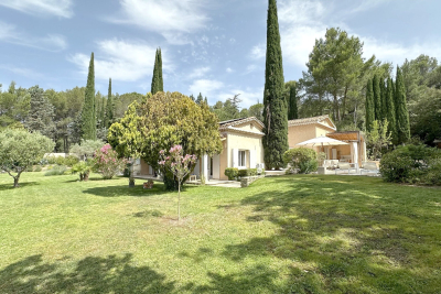 Maison &agrave; vendre &agrave; AIX-EN-PROVENCE  - 10 pi&egrave;ces - 281 m&sup2; 