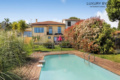 Maison &agrave; vendre &agrave; GOLFE JUAN  - 7 pi&egrave;ces - 250 m&sup2; 
