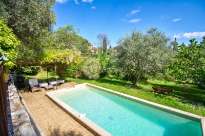 Maison &agrave; vendre &agrave; Grasse  - 10 pi&egrave;ces 198 m&sup2; 