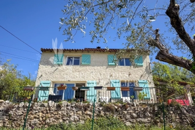 Maison &agrave; vendre &agrave; ST-CÉZAIRE-SUR-SIAGNE  - 5 pi&egrave;ces - 118 m&sup2; 
