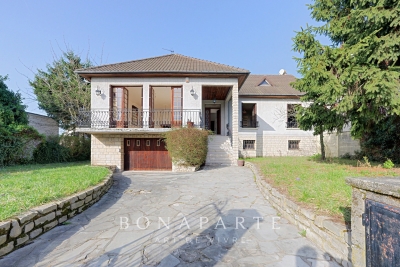 Maison &agrave; vendre &agrave; NEUILLY PLAISANCE  - 14 pi&egrave;ces - 465 m&sup2; 