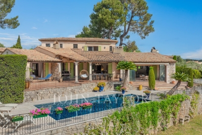 Maison &agrave; vendre &agrave; LA ROQUETTE-SUR-SIAGNE  - 9 pi&egrave;ces - 440 m&sup2; 