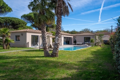 Villa à Grimaud &agrave; louer à partir de 8 000 € / semaine, Photo 2