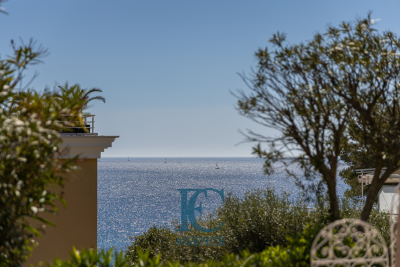 Appartement &agrave; vendre &agrave; SANARY-SUR-MER  - 3 pi&egrave;ces - 90 m&sup2; 