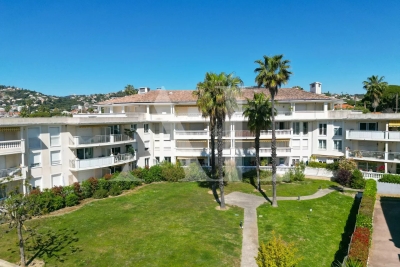 Appartement &agrave; vendre &agrave; GOLFE JUAN  - 2 pi&egrave;ces - 42 m&sup2; 