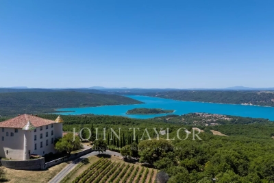 Maison &agrave; vendre &agrave; AIGUINES Ampus - 30 pi&egrave;ces - 1000 m&sup2; 
