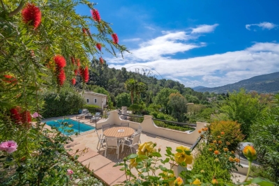 Maison &agrave; vendre &agrave; LA ROQUETTE-SUR-SIAGNE  - 6 pi&egrave;ces - 115 m&sup2; 