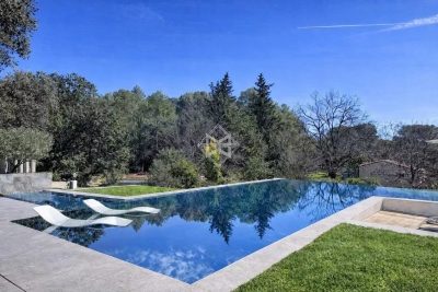 Maison &agrave; vendre &agrave; ROQUEFORT-LES-PINS  - 8 pi&egrave;ces - 323 m&sup2; 