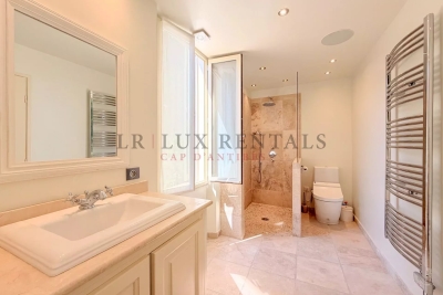 Villa à Cap d'Antibes &agrave; louer à partir de 44 000 € / semaine, Photo 18